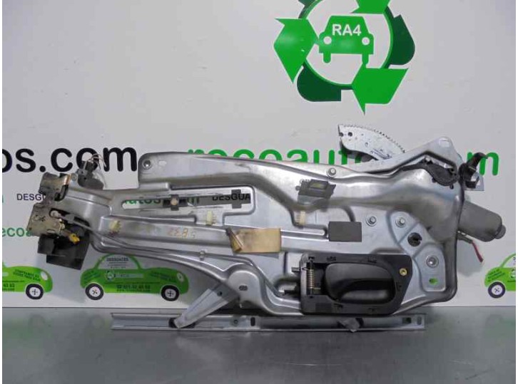 Replacement front right window regulator for Renault Laguna (B56) 2.0 OEM IAM reference 67264342452 2 PINS 5 DOORS.