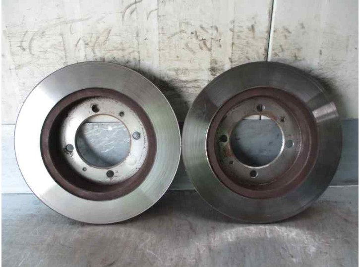 Replacement rear brake disc for Volvo S40 saloon 1.8 cat (1783 cm3. multipoint) OEM IAM reference 