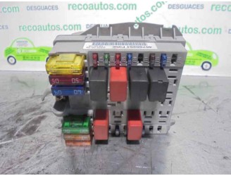 Recambio de caja reles / fusibles para fiat punto berlina (188) 1.2 cat referencia OEM IAM 46760251  