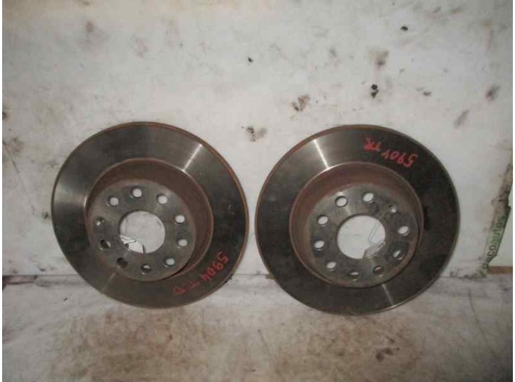 Replacement rear brake disc for Volkswagen Passat Saloon (3C2) 2.0 TDI OEM IAM reference 5Q0615601G 