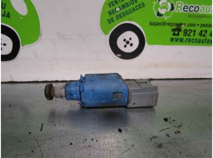 Recambio de interruptor para renault megane ii berlina 3p 1.9 dci diesel referencia OEM IAM 8200168239B 