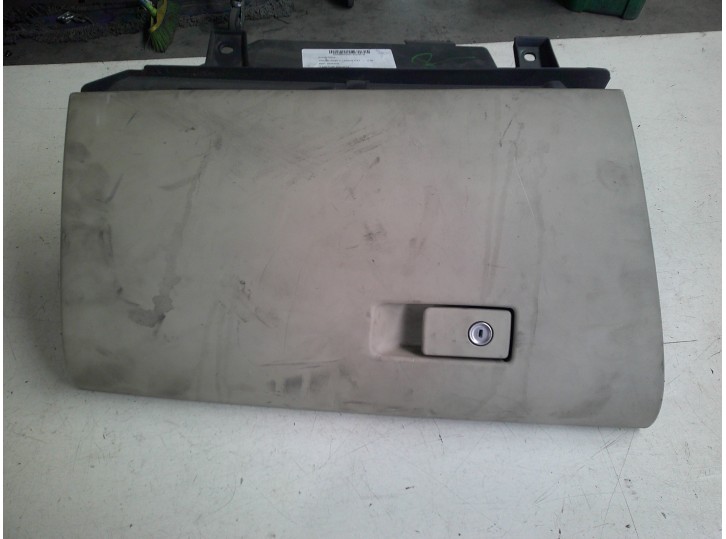 Recambio de guantera para volvo xc60 diesel cat referencia OEM IAM 8630202 