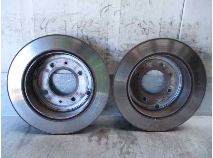 Recambio de disco freno trasero para hyundai sonata (y4) 2.0 16v cat referencia OEM IAM 