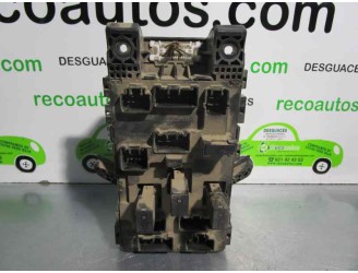 Recambio de caja reles / fusibles para toyota avensis berlina (t 22) 2.0 turbodiesel cat referencia OEM IAM 8273005020 075050112