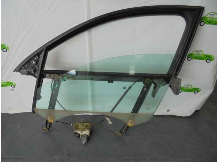 Recambio de elevalunas delantero izquierdo para audi a6 berlina (4f2) 3.0 v6 24v tdi referencia OEM IAM 4F09598001 6 PINES 4 PUE