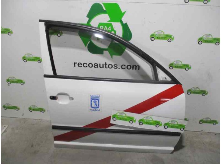 Recambio de puerta delantera derecha para skoda superb (3u4) 1.9 tdi referencia OEM IAM 3B4831052BE BLANCA 4 PUERTAS