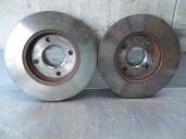 Replacement front brake disc for Ford Fiesta (CBK) 1.4 16V CAT OEM IAM reference 