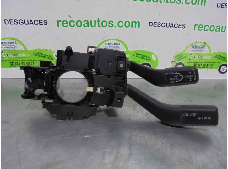 Replacement light switch for Volkswagen Passat Variant (3C5) 2.0 TDI DPF OEM IAM reference 3C9953513AF 