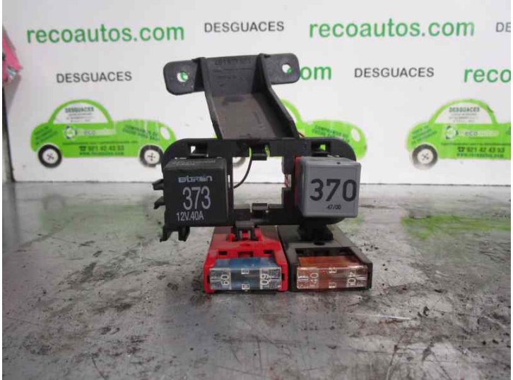 Recambio de caja reles / fusibles para audi a6 avant (4b5) 2.5 v6 24v tdi referencia OEM IAM 4B1937503 