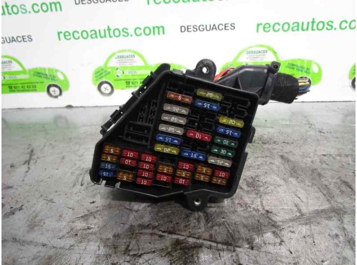 Recambio de caja reles / fusibles para audi a6 avant (4b5) 2.5 v6 24v tdi referencia OEM IAM 4B1937503 