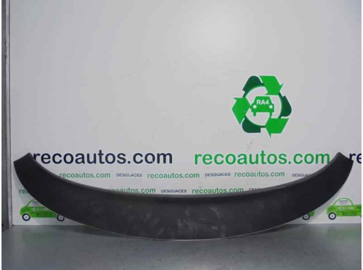 Replacement front moldings for Seat Altea XL (5P5) 2.0 TDI OEM IAM reference 5P0854943E 