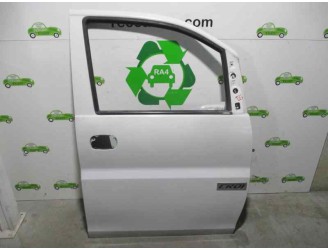 Replacement front right door for Hyundai H 1 2.5 CRDi CAT OEM IAM reference 760044A102 WHITE 5 DOORS