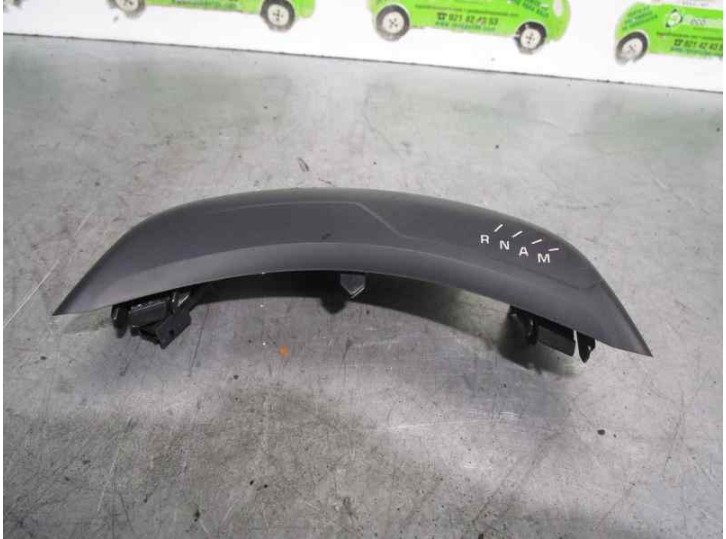 Replacement gear lever trim for Citroën C4 Picasso 2.0 HDi FAP CAT (RHR / DW10BTED4) OEM IAM reference 9660065477 