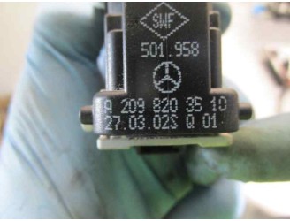 Recambio de mando elevalunas trasero derecho para mercedes-benz clase clk (w209) coupe 2.6 cat referencia OEM IAM A209820510  