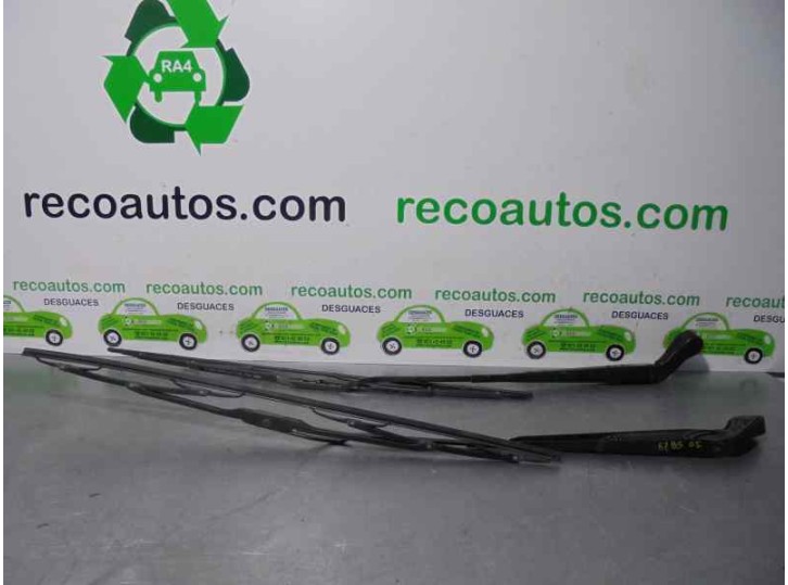 Recambio de brazo limpia delantero derecho para chrysler grand voyager (rg) 3.3 referencia OEM IAM 5113253AA  