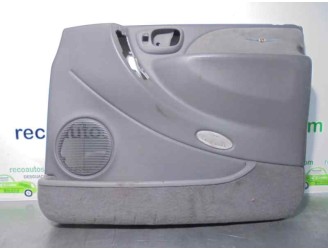 Recambio de guarnecido puerta delantera derecha para chrysler grand voyager (rg) 3.3 referencia OEM IAM XW321D5AA  5P