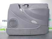 Recambio de guarnecido puerta delantera derecha para chrysler grand voyager (rg) 3.3 referencia OEM IAM XW321D5AA 5P