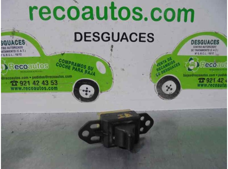 Recambio de mando elevalunas trasero izquierdo para chrysler grand voyager (rg) 3.3 referencia OEM IAM 1681264 