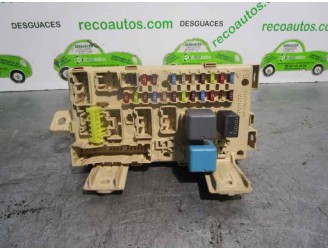 Recambio de caja reles / fusibles para toyota avensis wagon (t25) 2.0 d-cat referencia OEM IAM 82641CA010F 03032115165502 