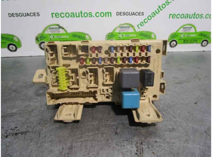 Recambio de caja reles / fusibles para toyota avensis wagon (t25) 2.0 d-cat referencia OEM IAM 82641CA010F 03032115165502 