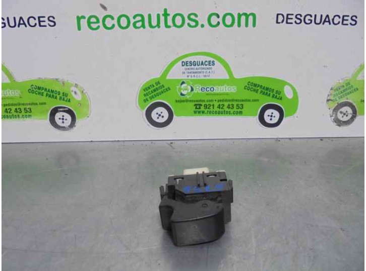 Recambio de mando elevalunas trasero derecho para toyota avensis wagon (t25) 2.0 d-cat referencia OEM IAM 8481005050  