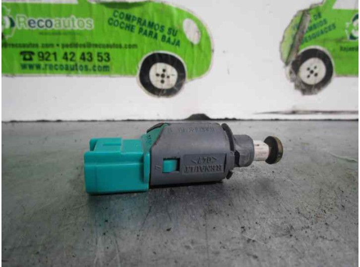 Recambio de interruptor para renault trafic caja cerrada (ab 4.01) 2.0 dci diesel cat referencia OEM IAM 8200168240B 
