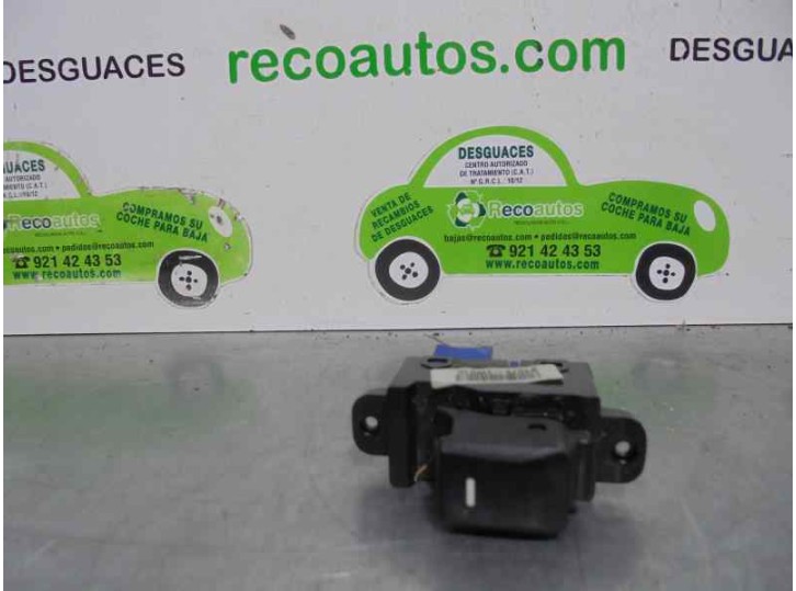 Recambio de mando elevalunas delantero derecho para kia rio 1.2 cat referencia OEM IAM 935751W010  