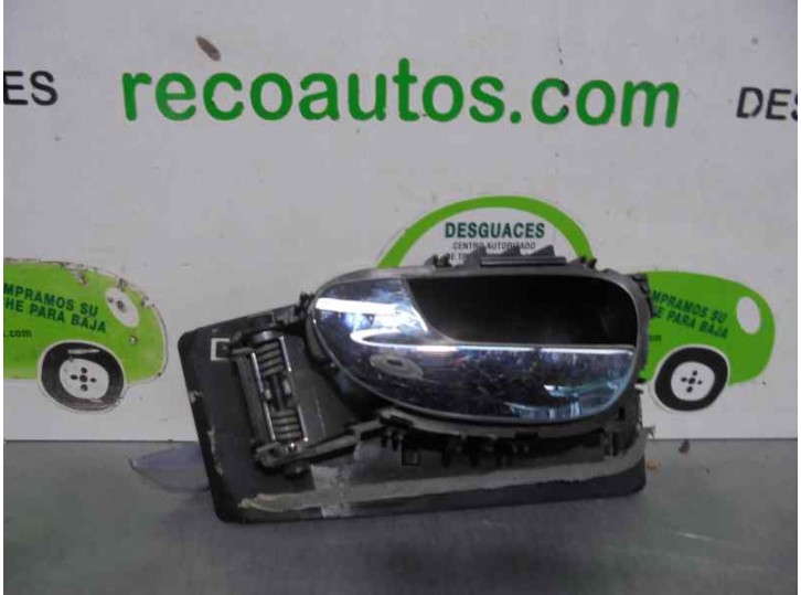 Replacement front left interior door handle for Peugeot 307 (s1) XT OEM IAM reference 9634768677 