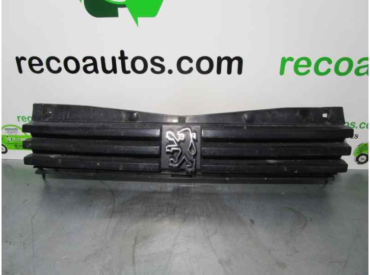 Recambio de rejilla delantera para peugeot 205 berlina 1.8 d mito referencia OEM IAM 9253108580 