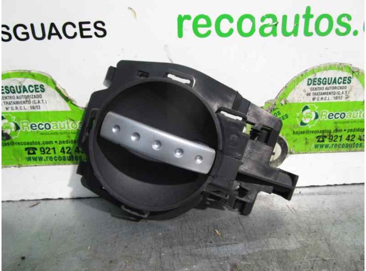 Recambio de maneta interior delantera derecha para citroën c3 1.4 sx plus referencia OEM IAM 9647164377 8136D 