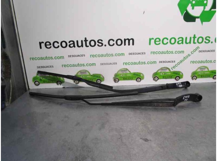 Recambio de brazo limpia delantero derecho para hyundai i30 1.6 crdi cat referencia OEM IAM 420011203 