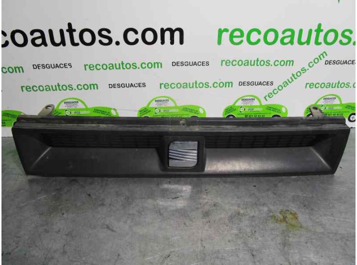 Recambio de rejilla delantera para seat toledo (1l) 2.0 referencia OEM IAM 1L0853653  