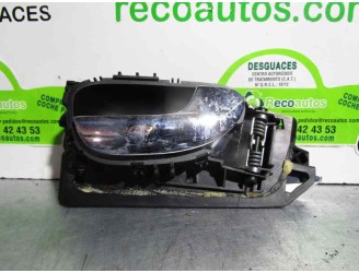 Replacement front right interior door handle for Peugeot 307 CC (S2) 2.0 16V HDI FAP CAT (RHR / DW10BTED4) OEM IAM reference 