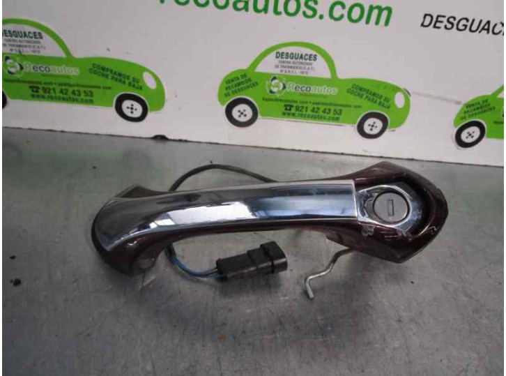 Replacement front left exterior door handle for Lancia Thesis (115) 2.4 JTD cat OEM IAM reference 156031188 