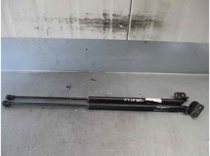 Recambio de amortiguadores capo para kia sorento 2.4 16v cat referencia OEM IAM 811813E001  