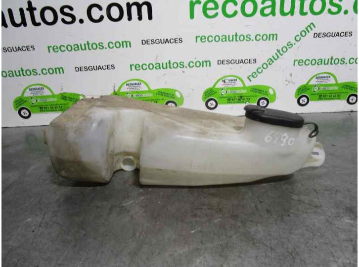 Recambio de deposito limpia para dacia sandero 1.2 16v referencia OEM IAM 8200210002  