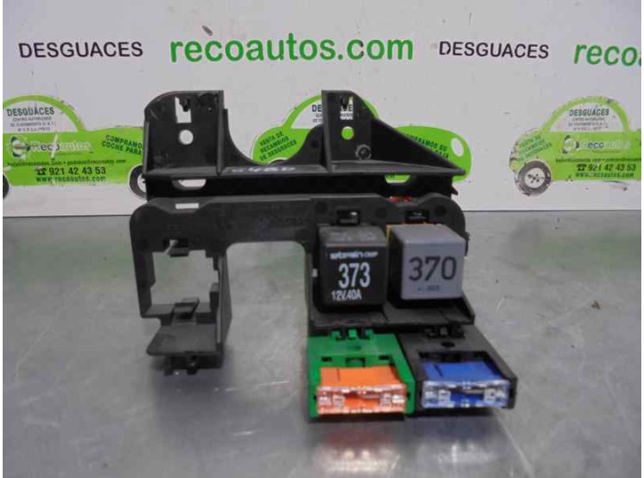 Recambio de caja reles / fusibles para audi a4 berlina (8ec) 2.5 tdi referencia OEM IAM 8E1937503  