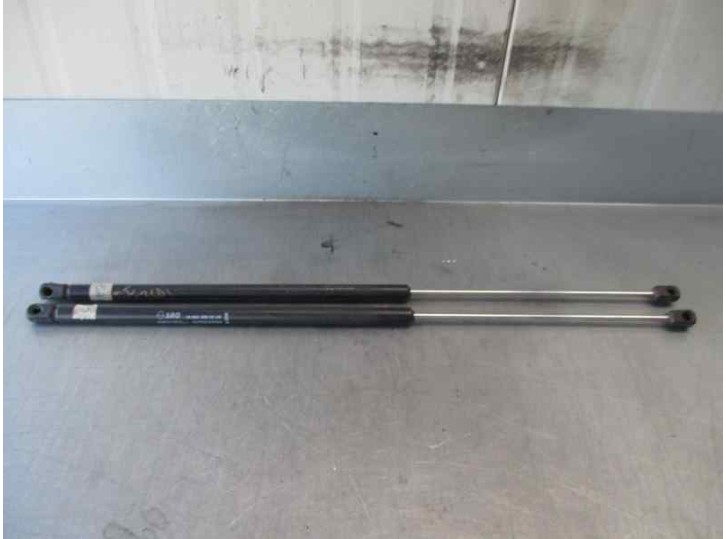 Recambio de amortiguadores maletero / porton para nissan trade referencia OEM IAM 