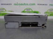 Replacement audio system / CD radio for Volvo V40 Estate 1.9 Diesel OEM IAM reference 8633020 