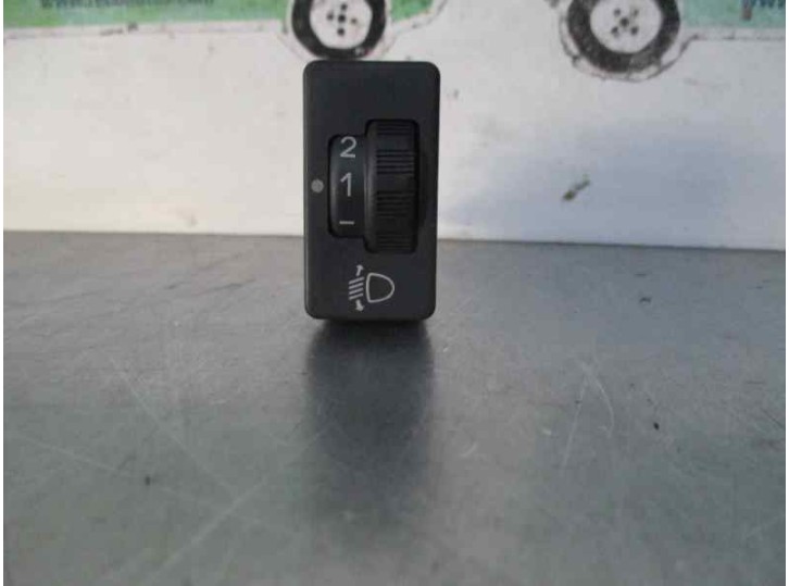 Replacement dashboard buttons for Citroën Xsara Picasso 2.0 HDi OEM IAM reference 