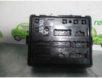 Recambio de caja reles / fusibles para ssangyong rexton 2.7 turbodiesel cat referencia OEM IAM 8212008B10  