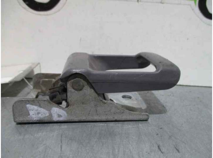 Recambio de maneta interior delantera derecha para nissan cabstar 3.0 referencia OEM IAM 806703W40A  