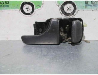 Replacement right front interior door handle for Nissan Terrano/Terrano II (R20) 2.7 turbodiesel OEM IAM reference 8067090J00