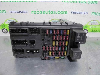 Replacement relay / fuse box for Hyundai Santa Fe (SM) 2.4 CAT OEM IAM reference 9540026500 