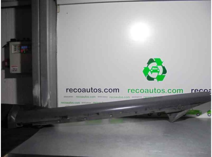 Recambio de spoiler talonera lateral izquierda para audi allroad quattro (4b5) 2.5 v6 24v tdi referencia OEM IAM 4Z7853859 