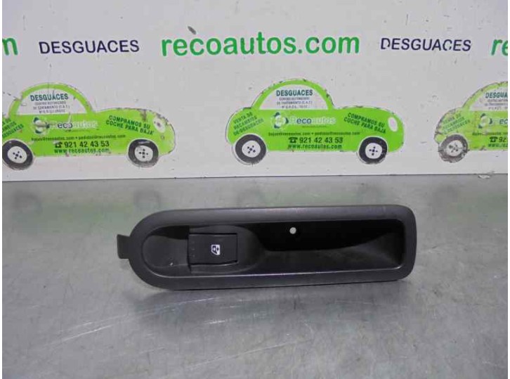Recambio de mando elevalunas trasero derecho para renault scenic ii dci diesel referencia OEM IAM 156013870 