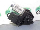 Replacement rear left window regulator motor for Volkswagen Passat Variant (3B5) 1.8 20V Turbo OEM IAM reference 3B9839751 1