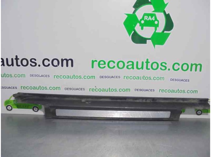 Recambio de moldura para mercedes-benz clase r (w251) 320 cdi l (251.122) referencia OEM IAM A2516800335  