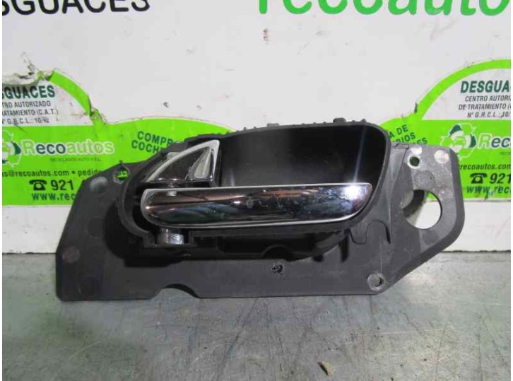 Replacement front left interior door handle for Peugeot 607 (S1) 2.2 HDi FAP CAT OEM IAM reference 9629160777 