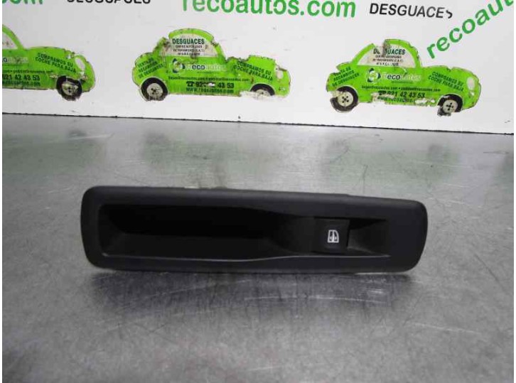Recambio de mando elevalunas trasero izquierdo para renault laguna iii 1.5 dci diesel referencia OEM IAM 82944002R E301762007B 